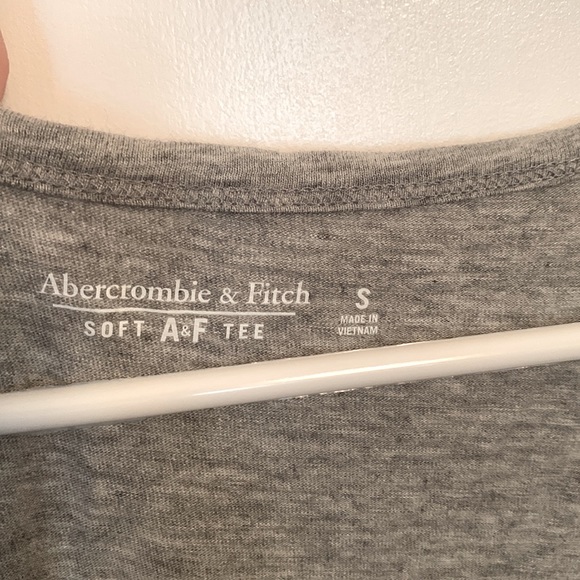 Abercrombie & Fitch Soft Tee - Picture 3 of 4